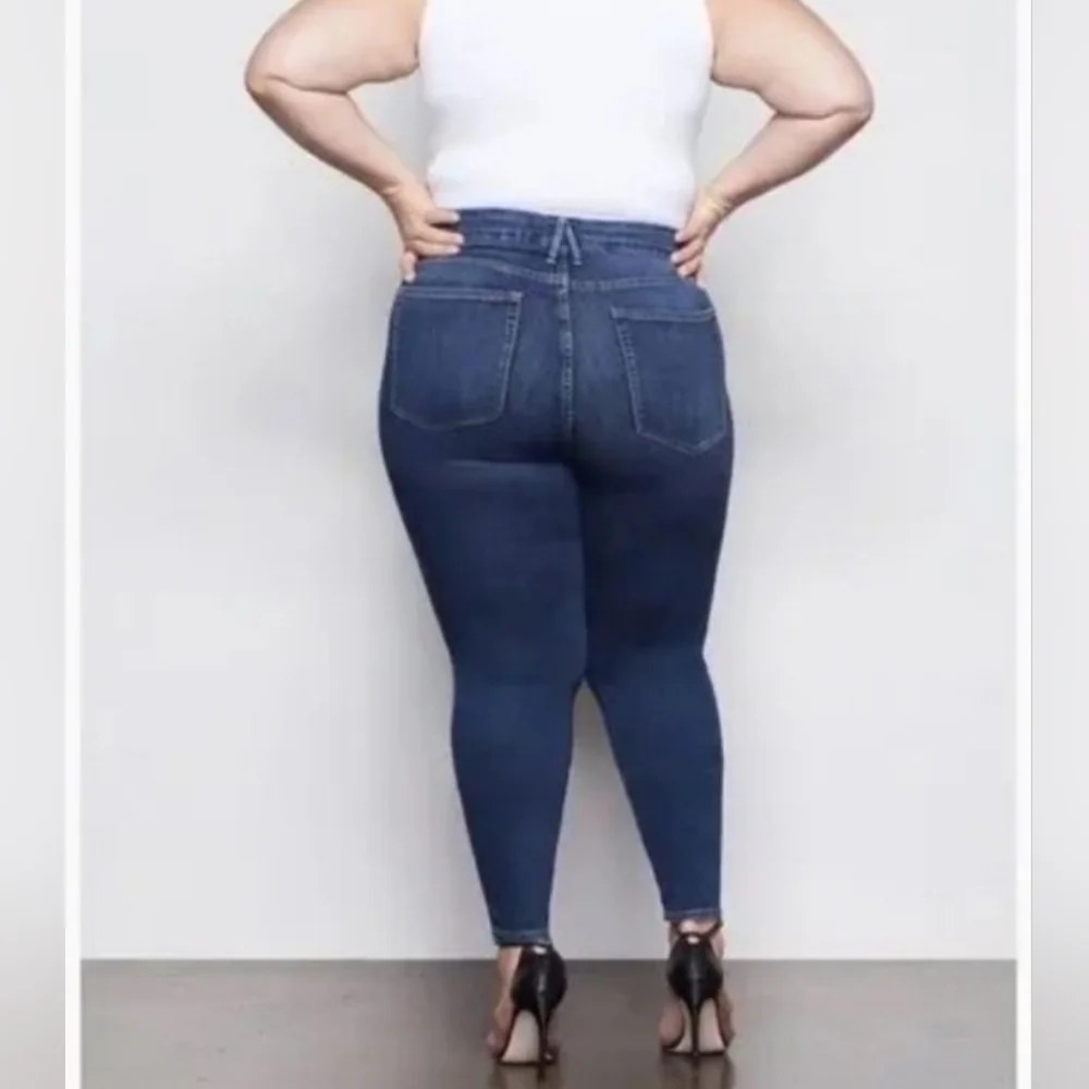 Good American Good Curve Skinny Jeans - Picture 6 of 14